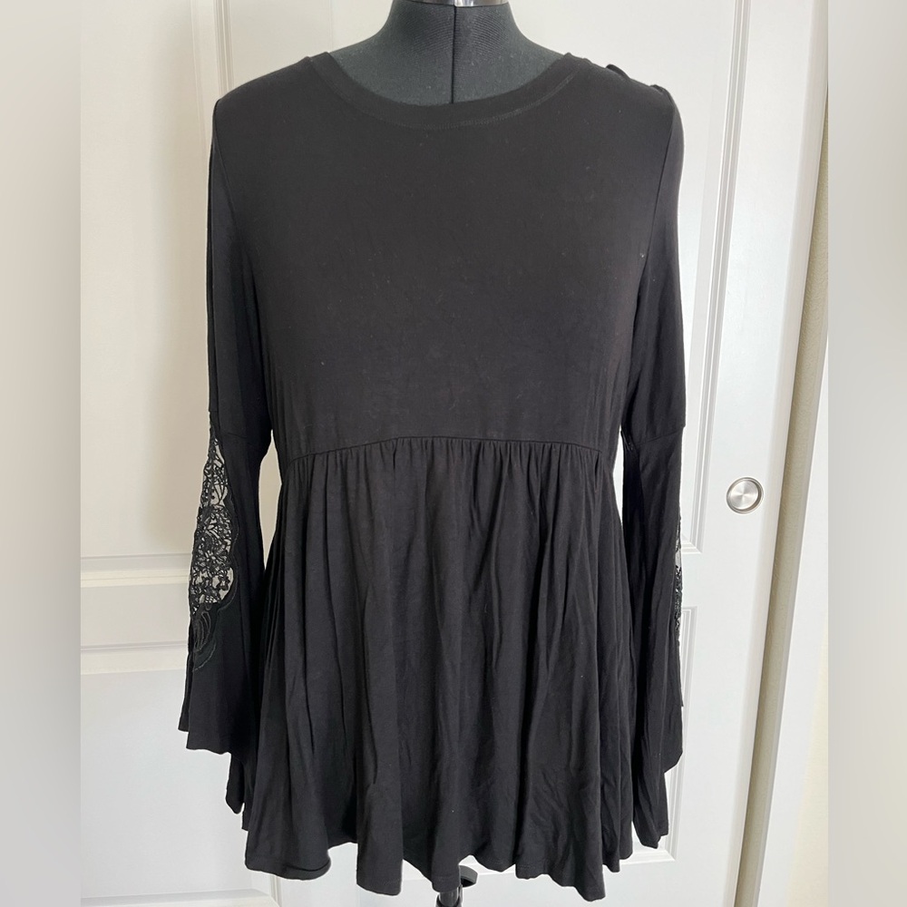 TORRID Hi-Lo blouse with lace detail